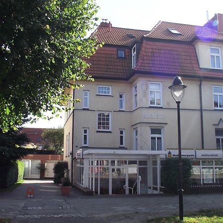 Appartement & Ferienwohnungen Thiess Rostock Esterno foto